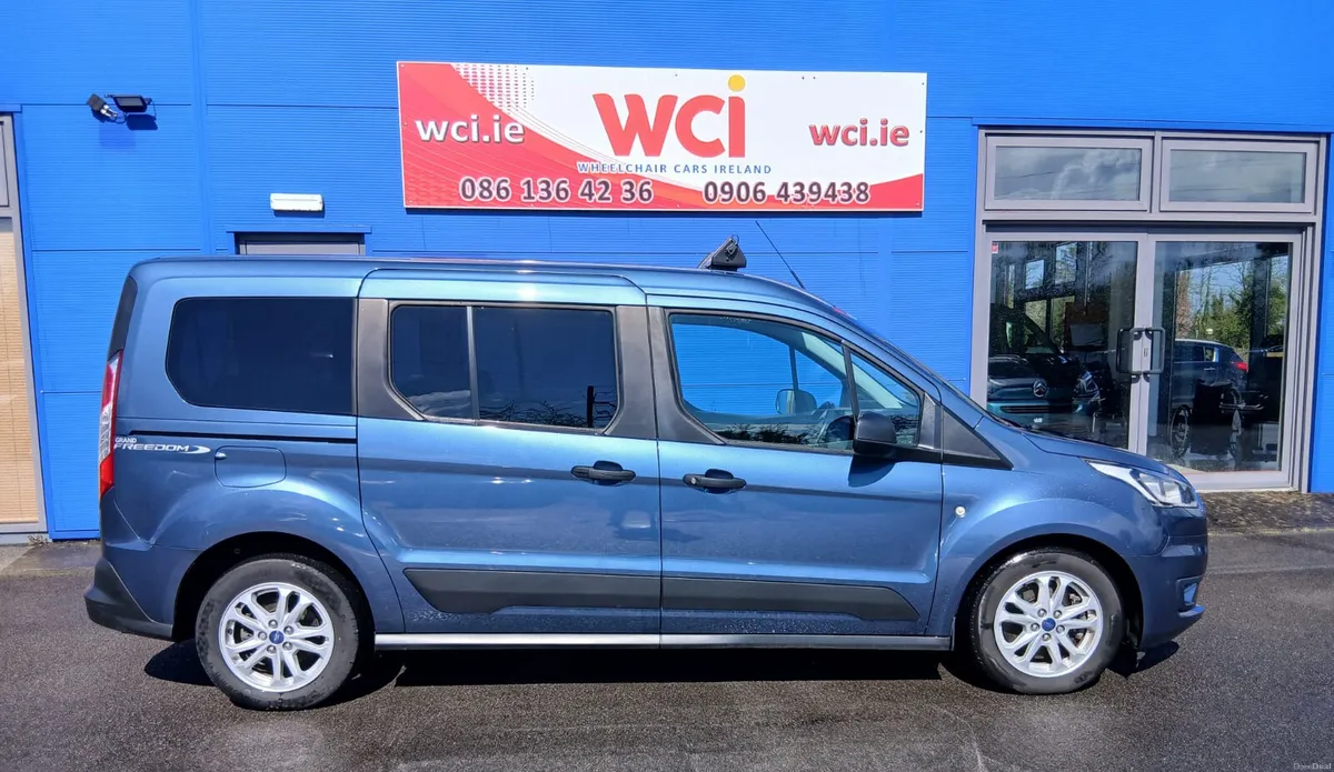 Wheelchair Taxi Ford Tourneo Connect 2022 - Image 5