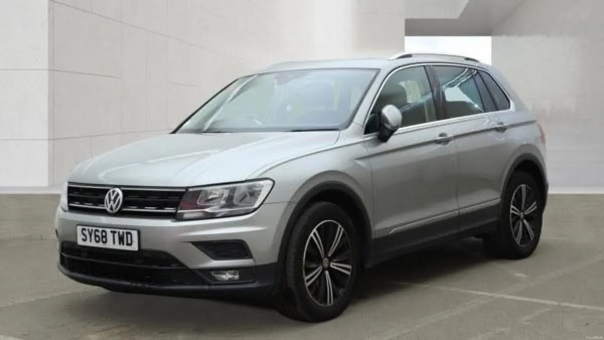 2018 Volkswagen Tiguan - Image 2