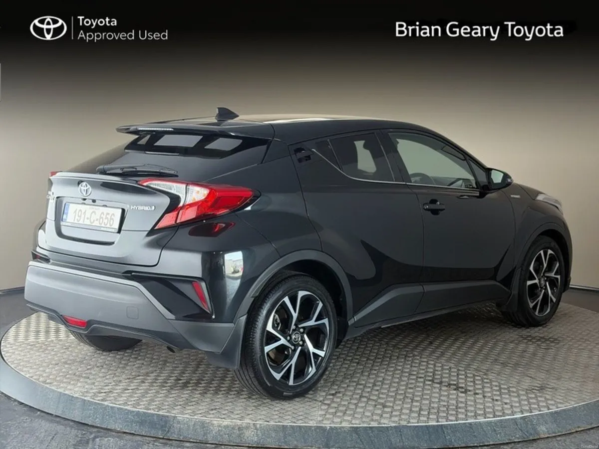 Toyota C-HR HYBRID SPORT - Image 2