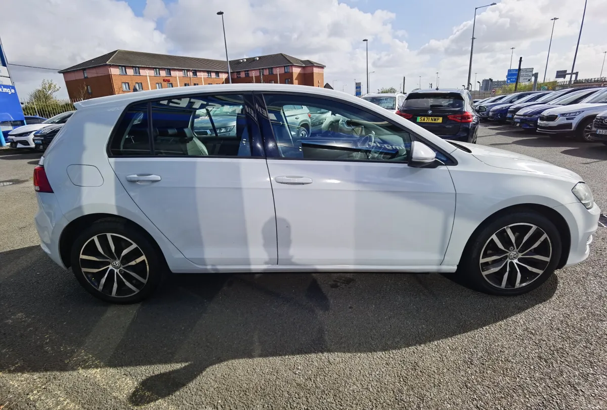 VOLKSWAGEN GOLF 1.4TSI HIGHLINE AUTOMATIC - Image 4