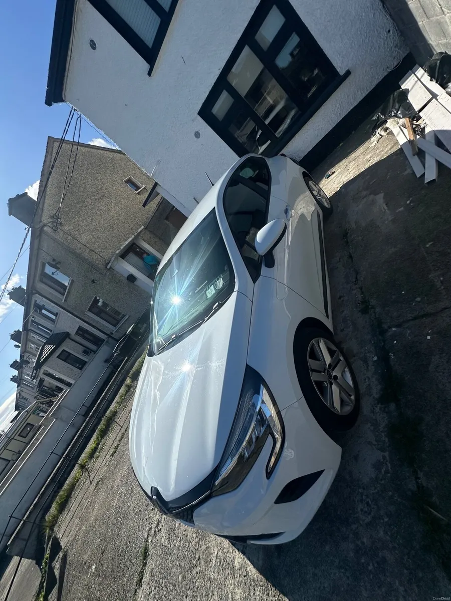 Renault Clio 2022 - Image 4