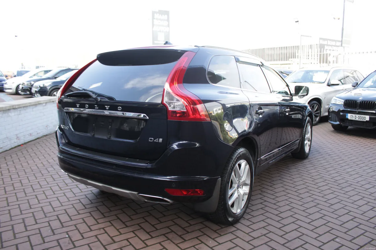 2017 VOLVO XC60 2.0 D4 SUV AUTO - Image 4