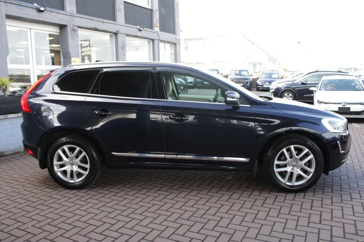 2017 VOLVO XC60 2.0 D4 SUV AUTO - Image 3