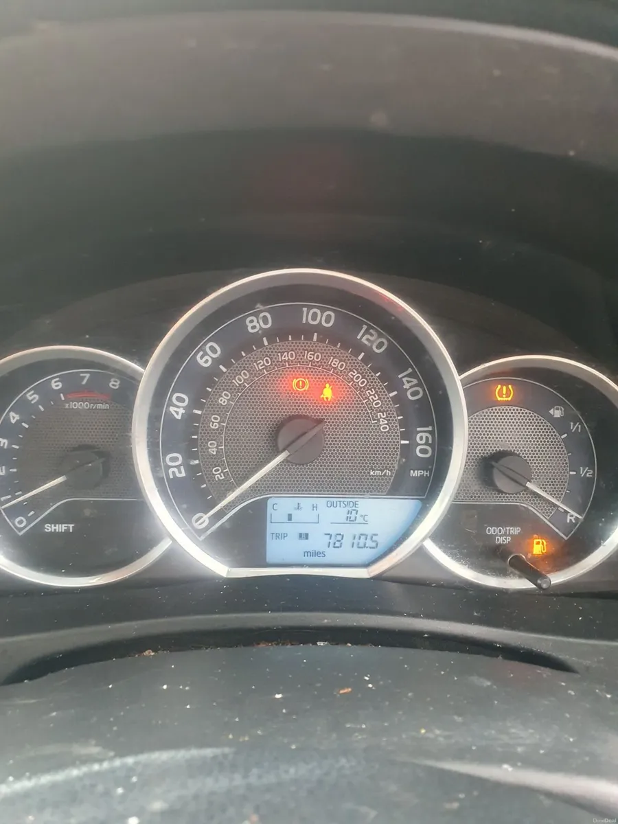 Toyota Auris 2014 - Image 4