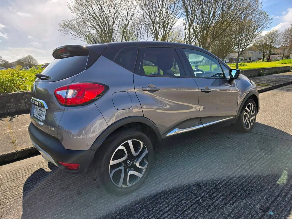 2017 Renault Captur Automatic - Signature Model - Image 2