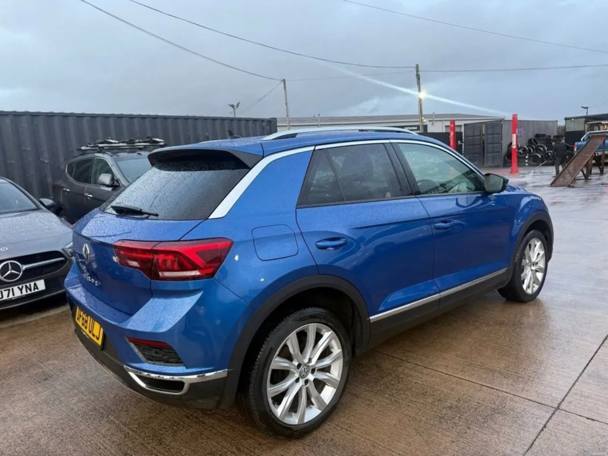 2019 Volkswagen T-Roc SEL - Image 4