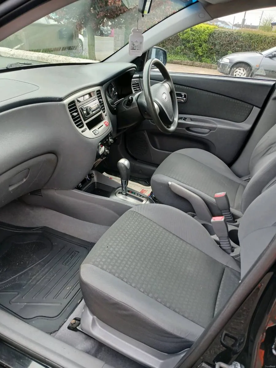 AUTOMATIC NEW NCT TAXED VERY LOW KMS - Image 4