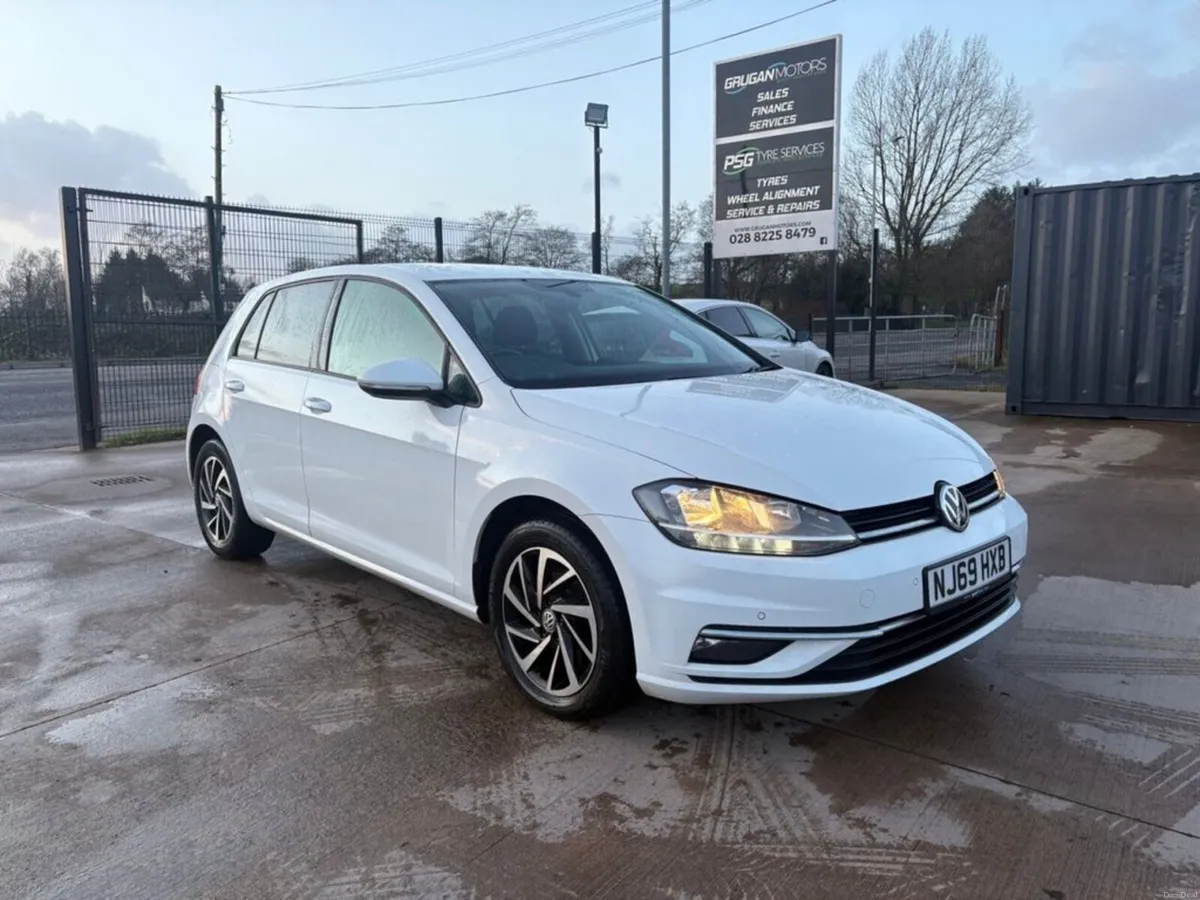 2019 Volkswagen Golf - Image 1