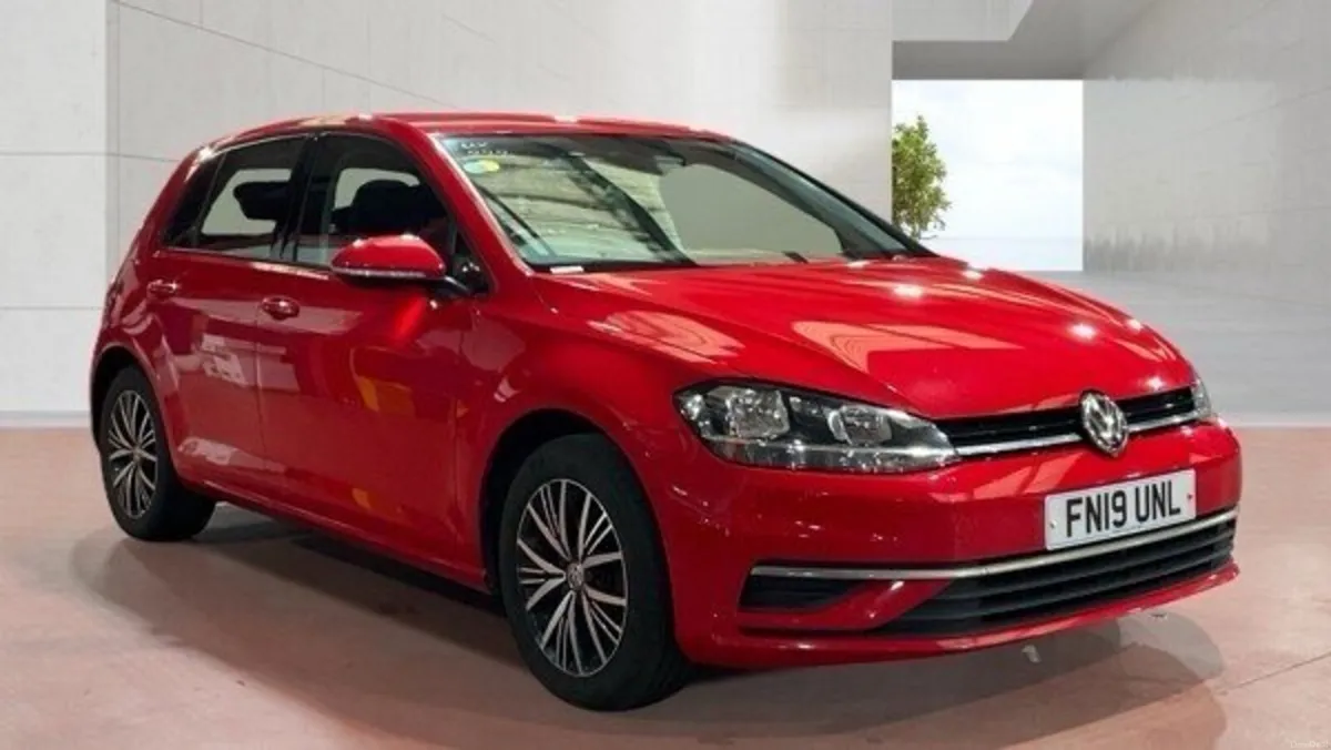 2019 Volkswagen Golf - Image 1
