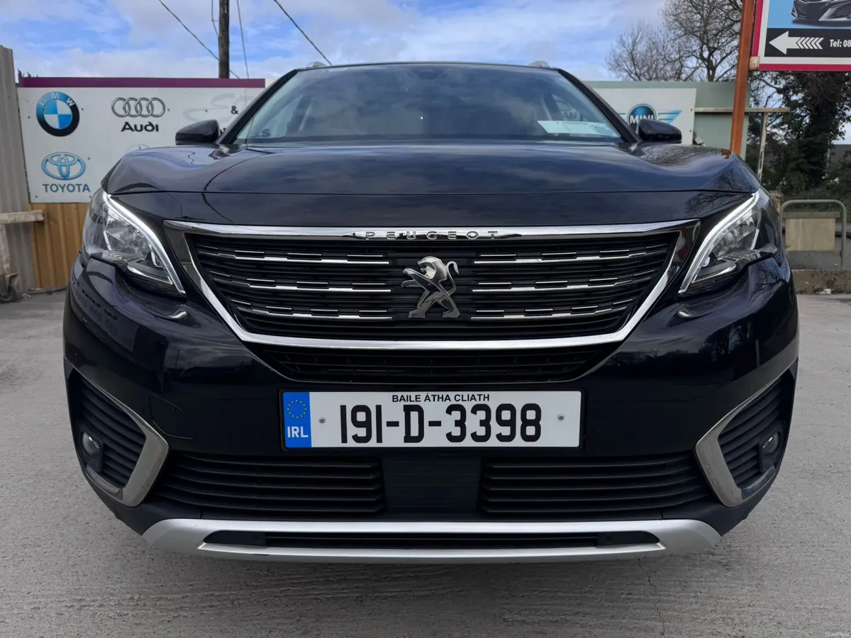 191 Peugeot 5008 1.2 PureTech 130bhp Allure - Image 4