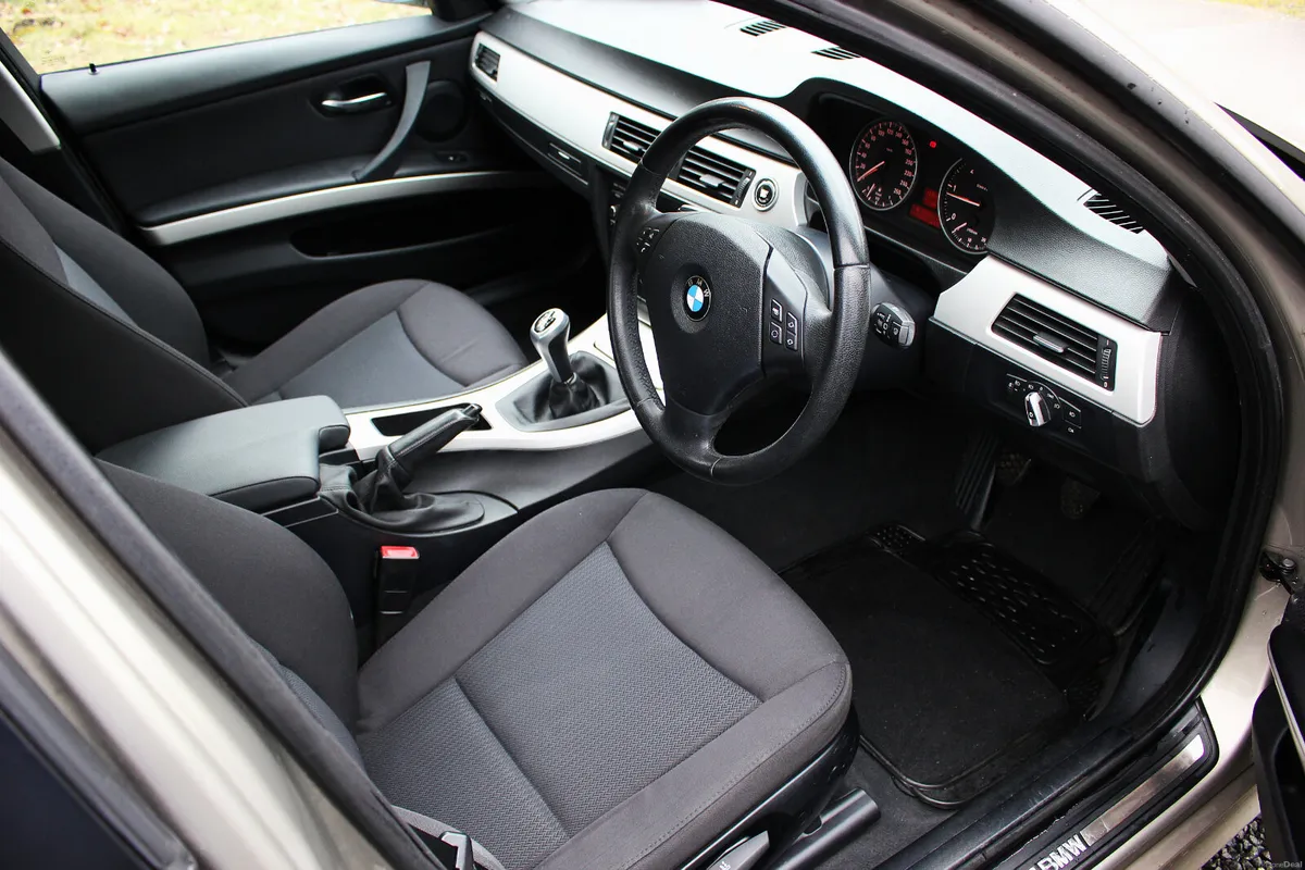 BMW 318D ES/Manual/F.S.H./ONLY 167Kkms - Image 2