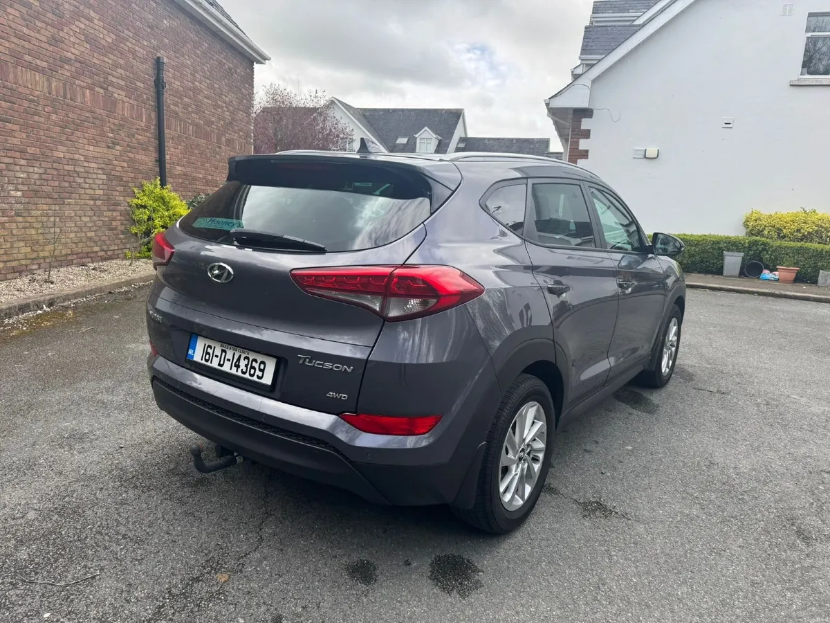 2016 Hyundai Tucson 4WD Exec. Auto 2.0L Diesel - Image 3