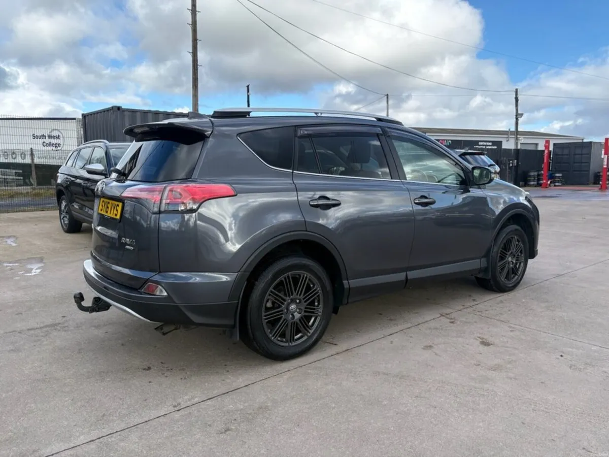 2016 Toyota RAV4 - Image 3