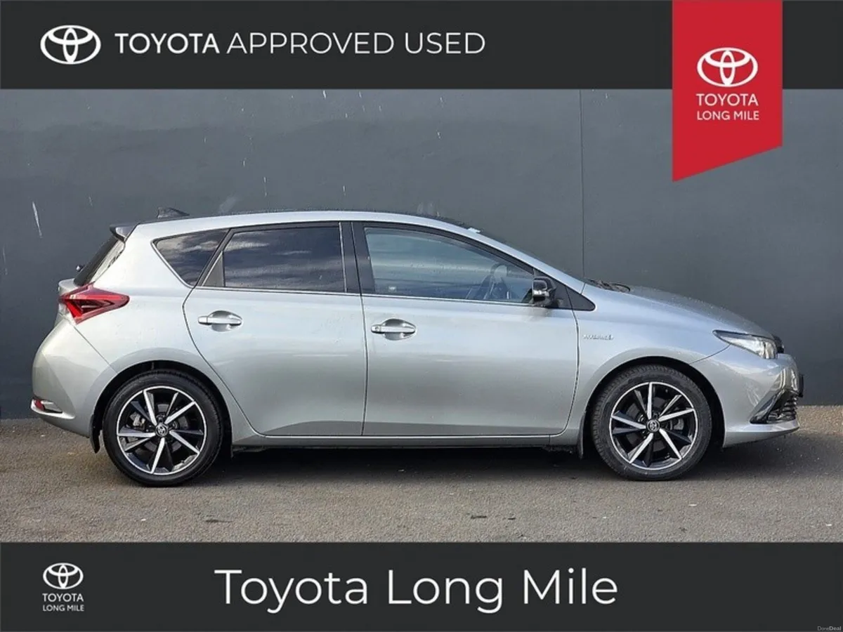 Toyota Auris 1.8 Hybrid Luna Sport 5dr - Image 4