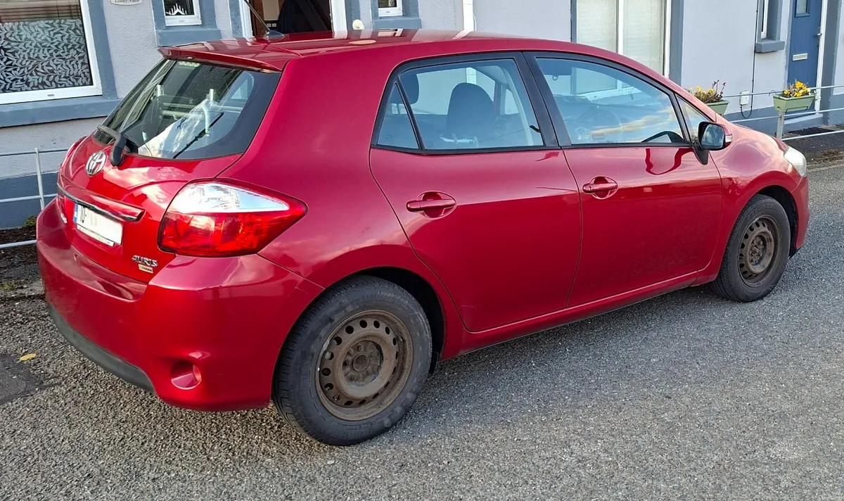 Toyota Auris 2010     3500 euro ono - Image 4