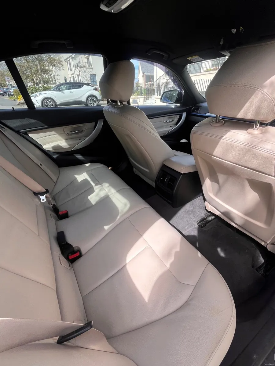 BMW 3-Series 2015 - Image 2