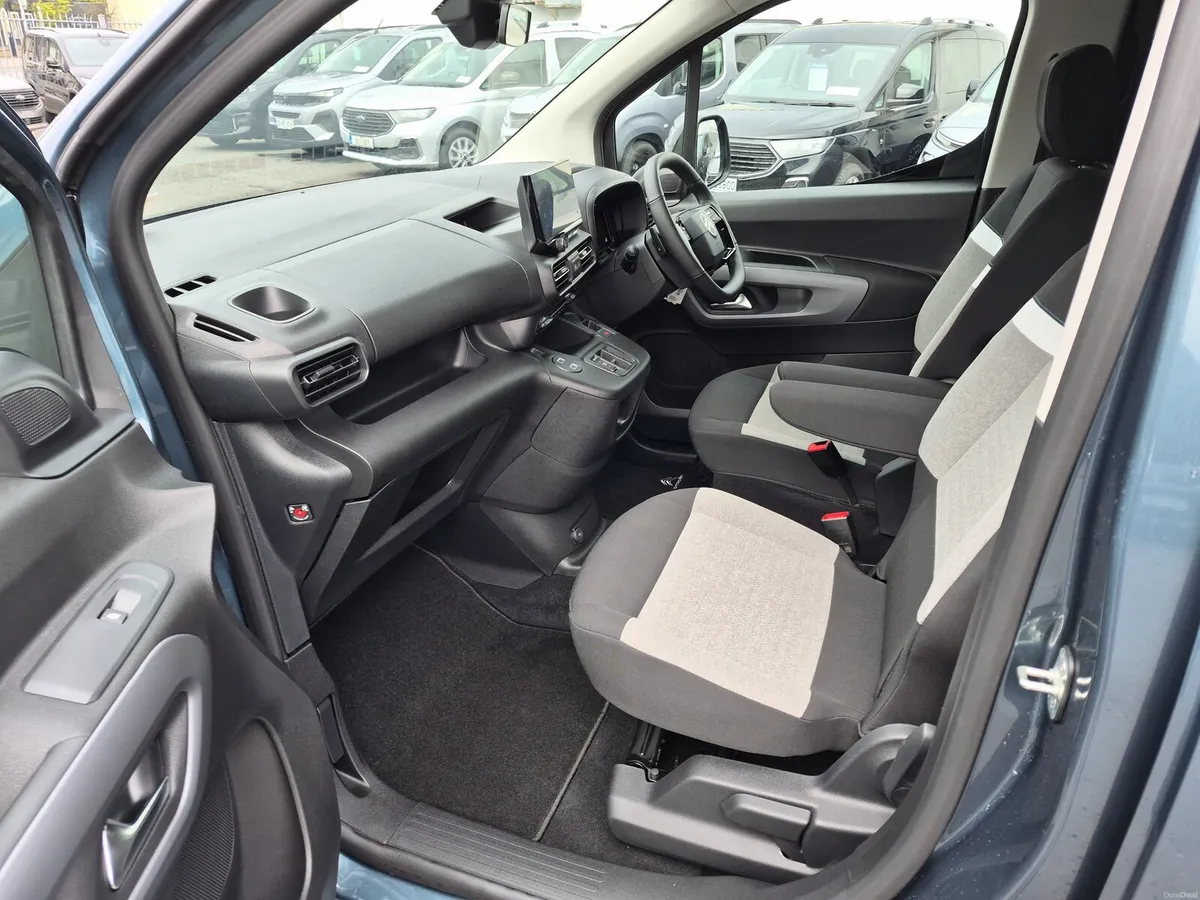 Citroen Berlingo Lowered Floor Wheelchair Access - Image 3