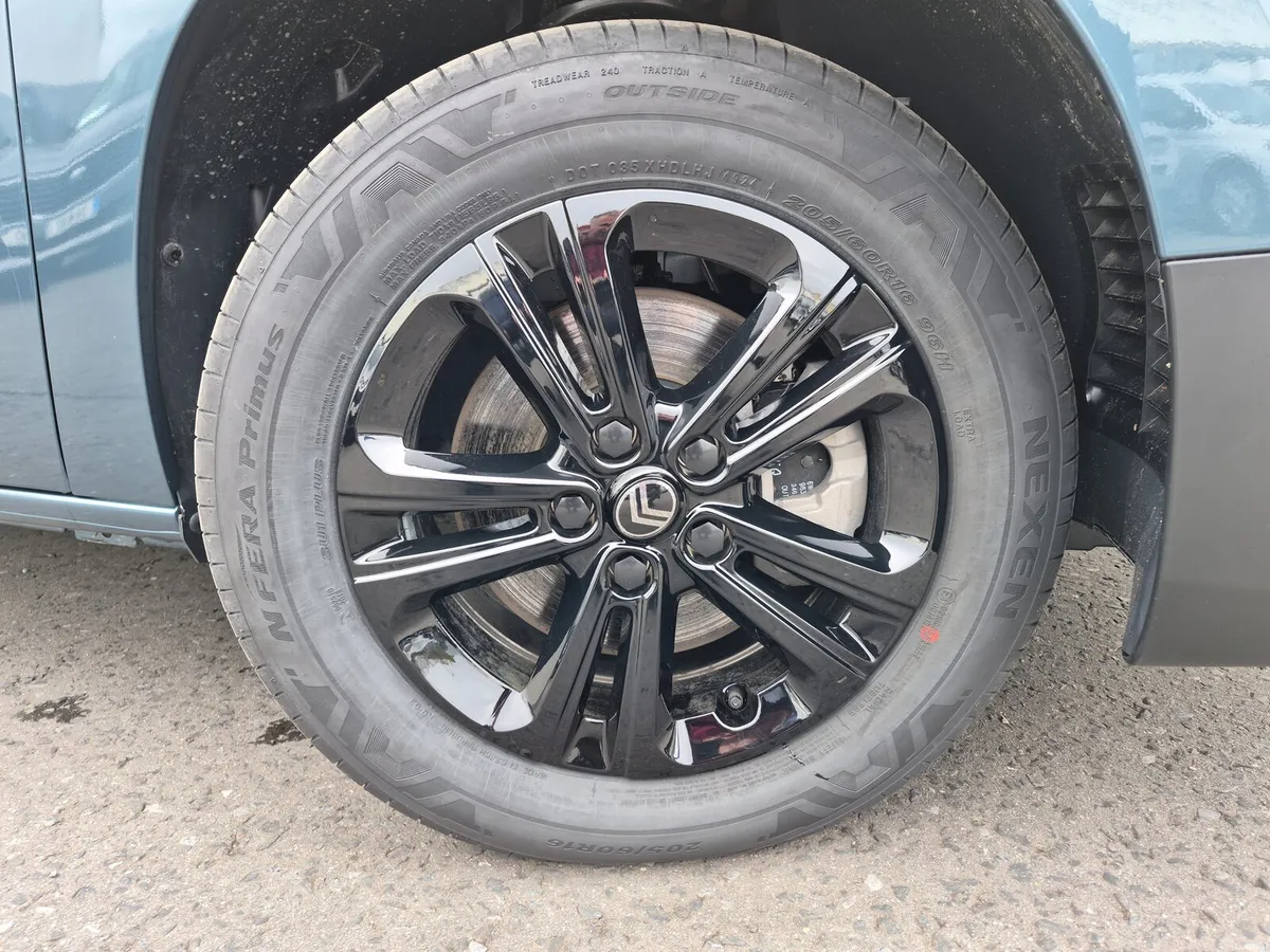Citroen Berlingo Lowered Floor Wheelchair Access - Image 5