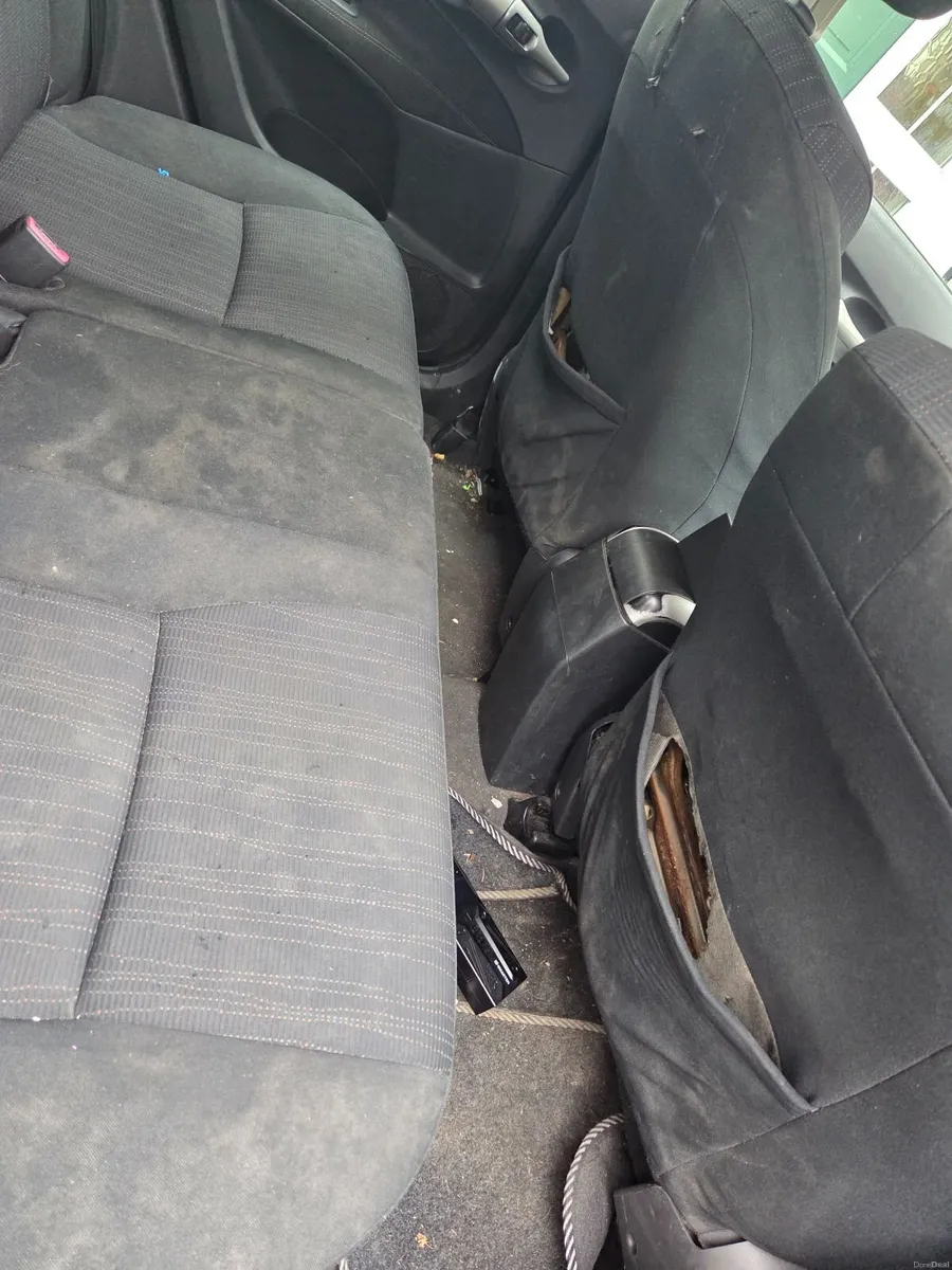 Toyota Auris 2009 - Image 4