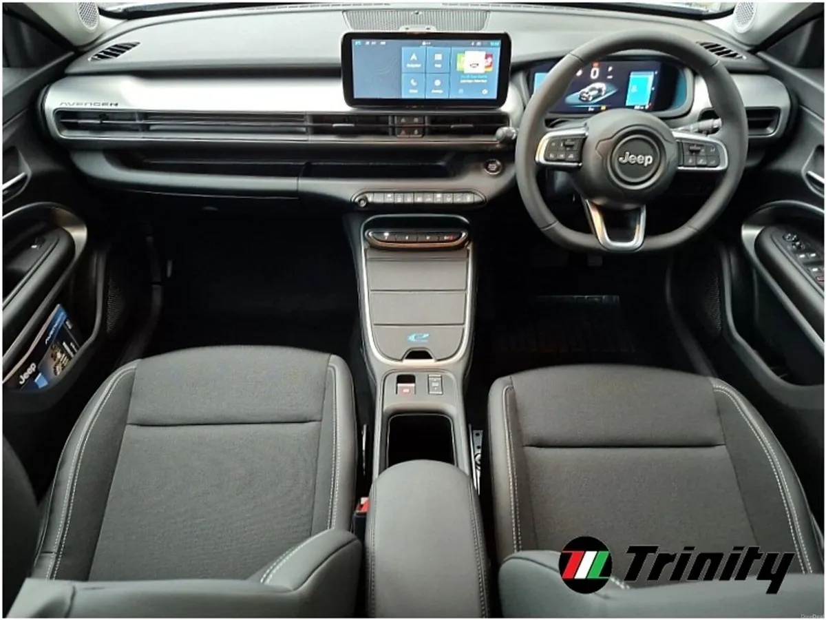 Jeep Avenger ** ALTITUDE ** 54KW 156BHP ** 400KMS - Image 2