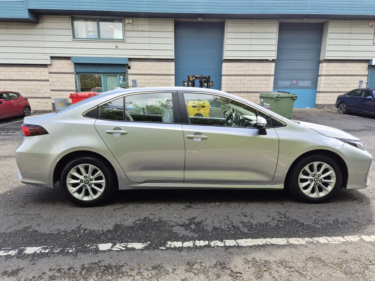 TOYOTA COROLLA/2022/IRISH CAR/1.8 HYBRID/AUTO - Image 4