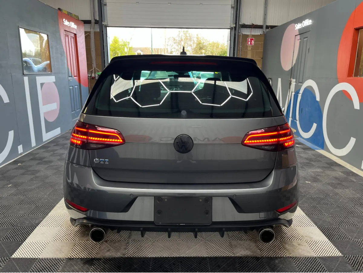 Volkswagen Golf 2018 GOLF GTI DYNAMIC 2.0 AUTOMATI - Image 3