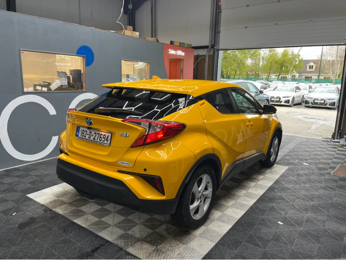 Toyota C-HR 2018 TOYOTA C-HR S 1.8 AUTOMATIC / CRU - Image 2