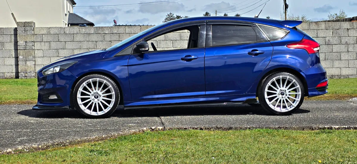 Ford Focus Zetec S /St Line 152 - Image 4