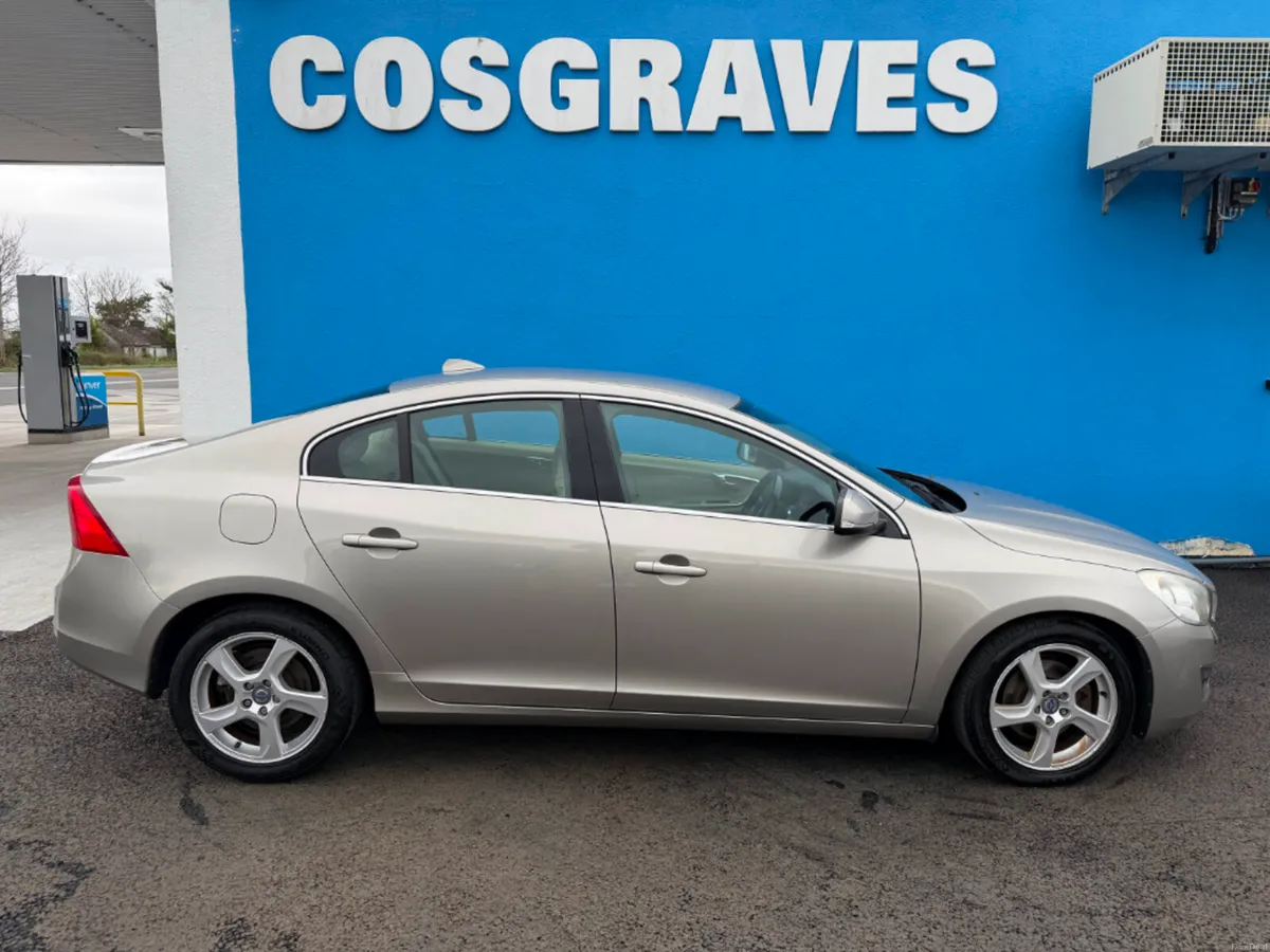 Volvo S60 1.6 Drive SE LUX 115BHP 4DR * FULL LEATH - Image 2