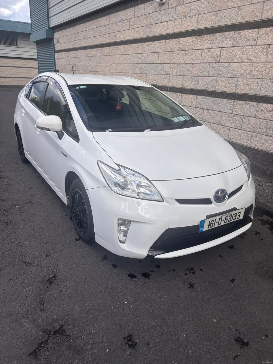 Toyota Prius 2016 - Image 1