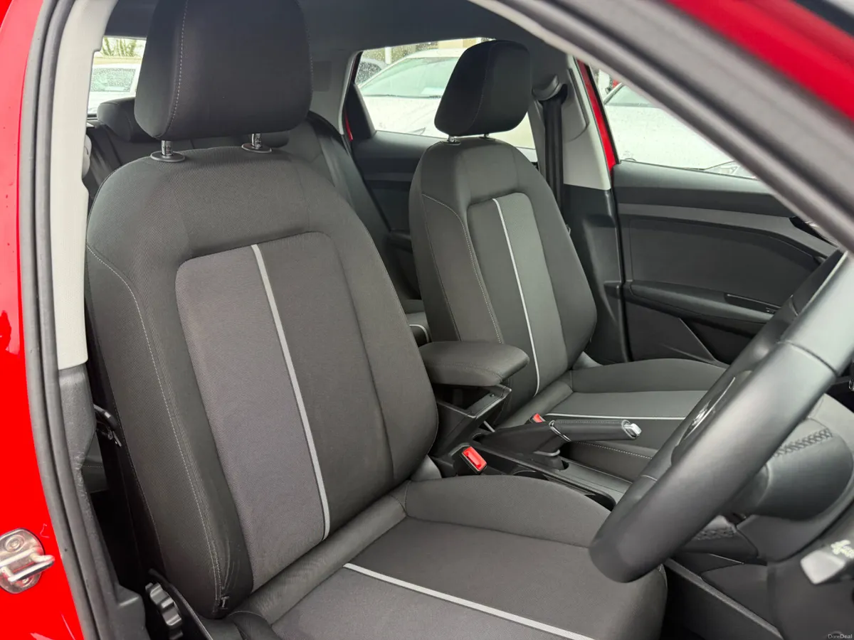 211 AUDI A1  ADVANCED 1.0 AUTOMATIC - Image 6