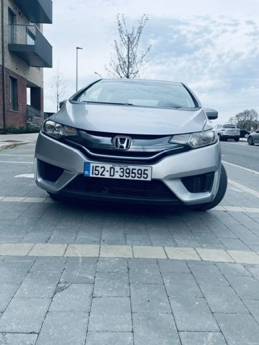 2015 Honda Fit Hybrid, Low Mileage - Automatic car - Image 4