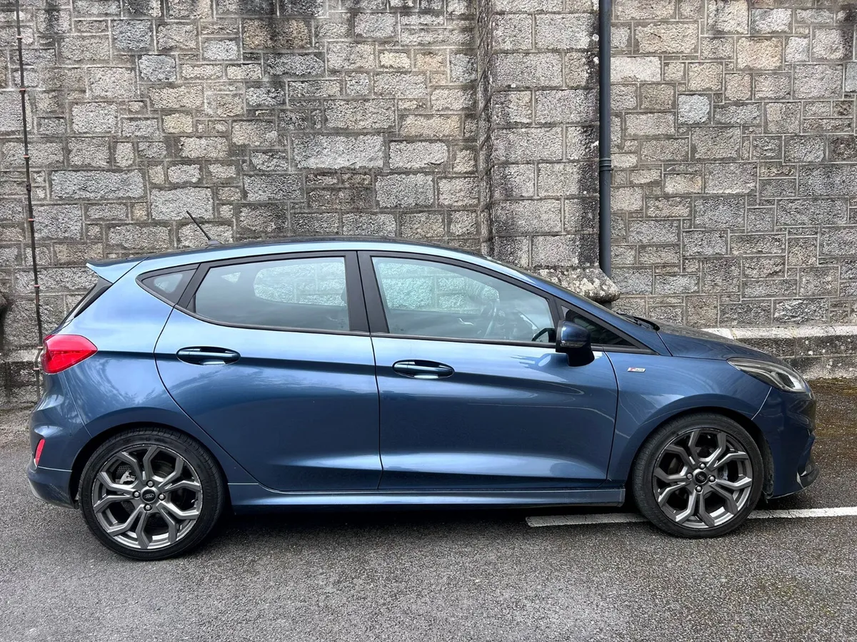 Ford Fiesta 2018 - Image 2