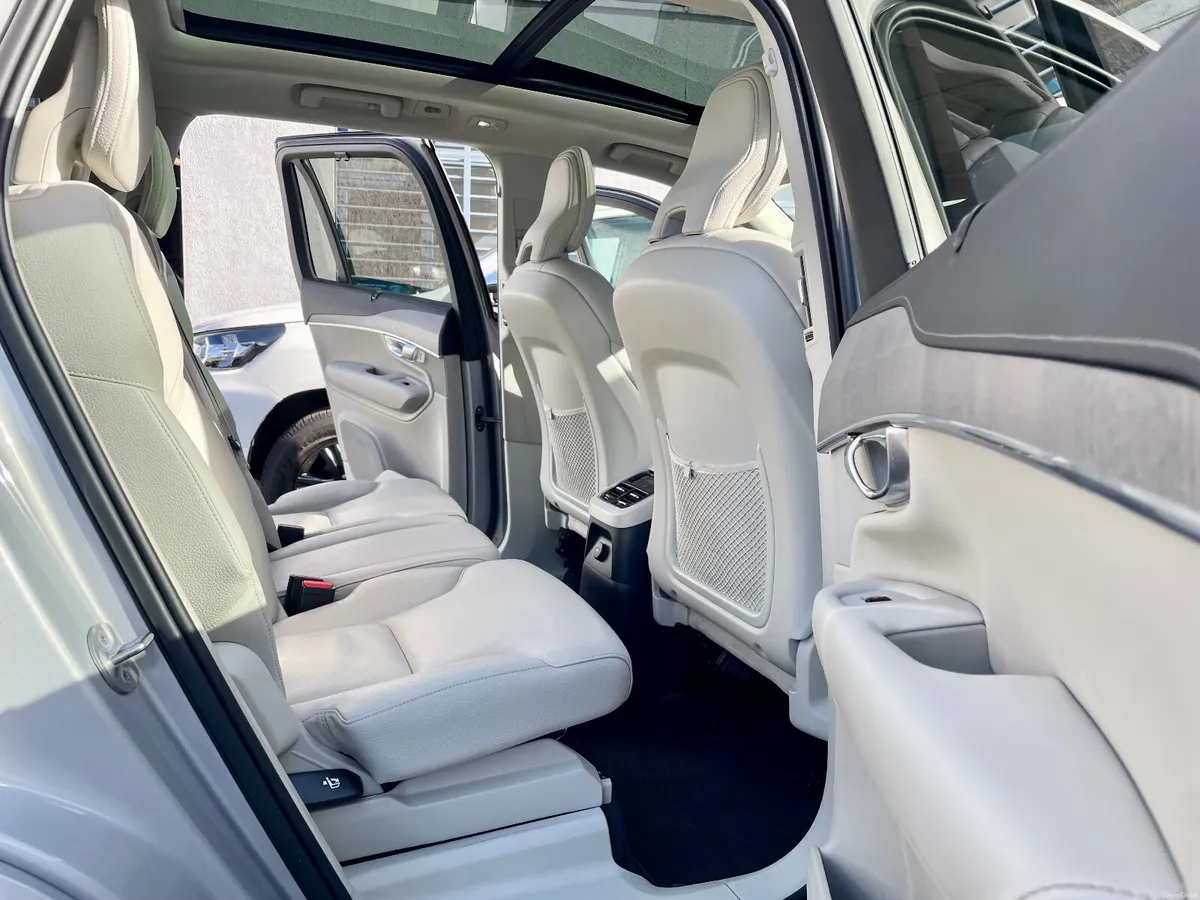 Volvo XC90 T8 Recharge PHEV PlusDark AWD Auto,2023 - Image 4