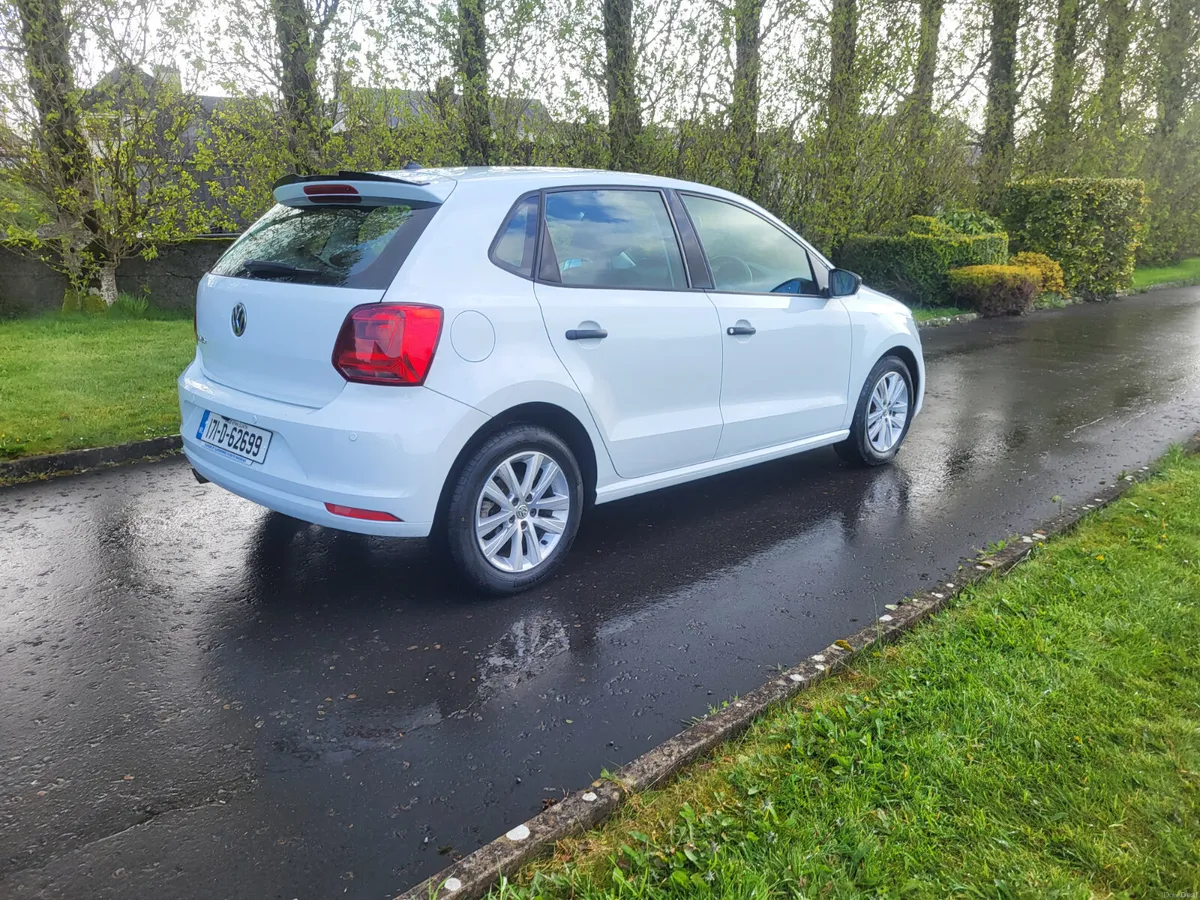 Volkswagen Polo   AUTOMATIC  1.2 PETROL - Image 2
