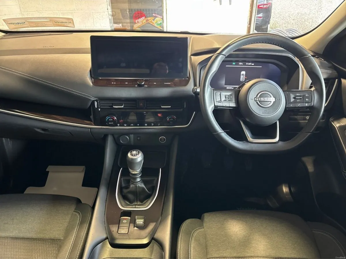 Nissan Qashqai 1.3 PET MILD HYBRID SV PREMIUM - Image 3
