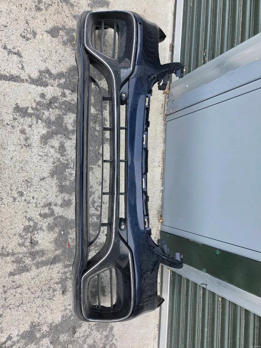 Mercedes amg63 front bumper €500 - Image 2