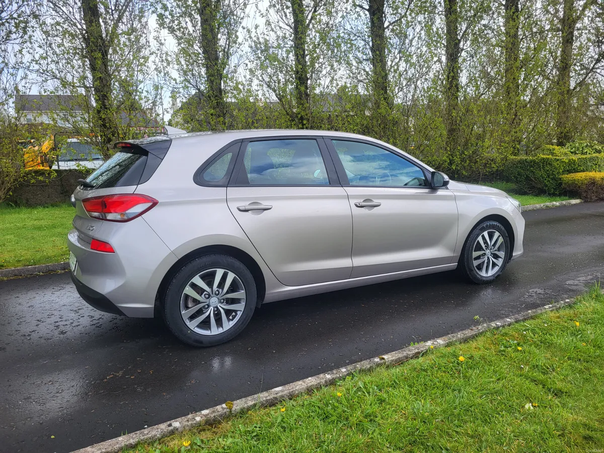 Hyundai i30   DIESEL   LOW KMS - Image 2