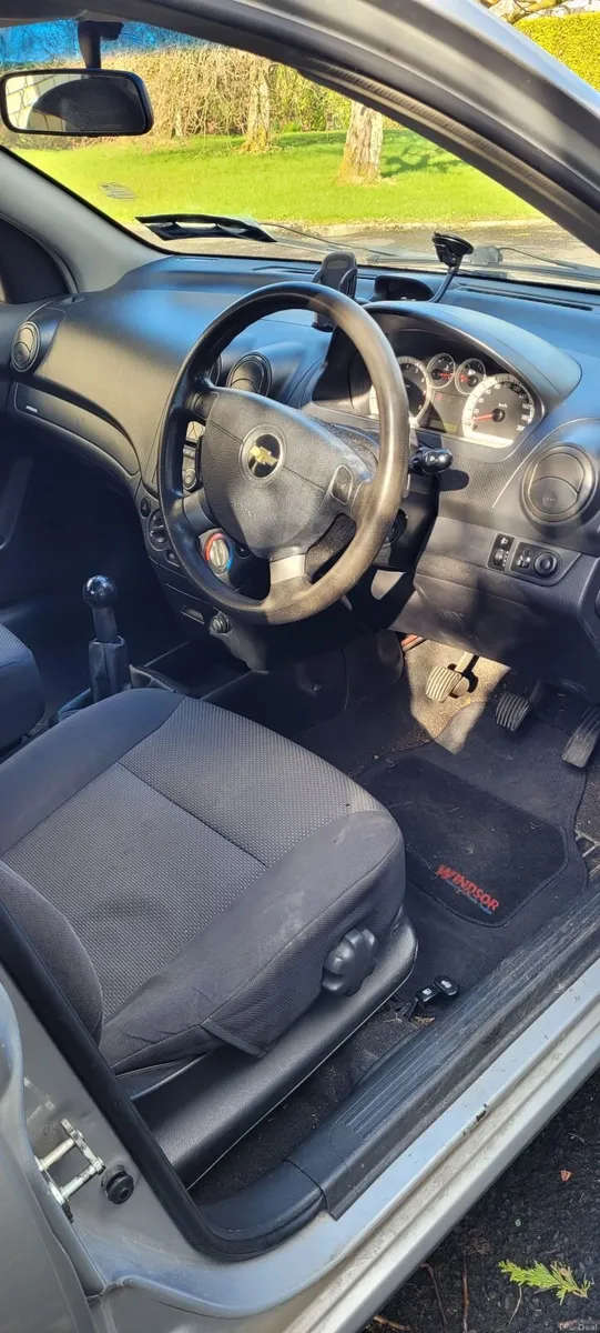 Chevrolet Aveo LS Saloon - Image 3