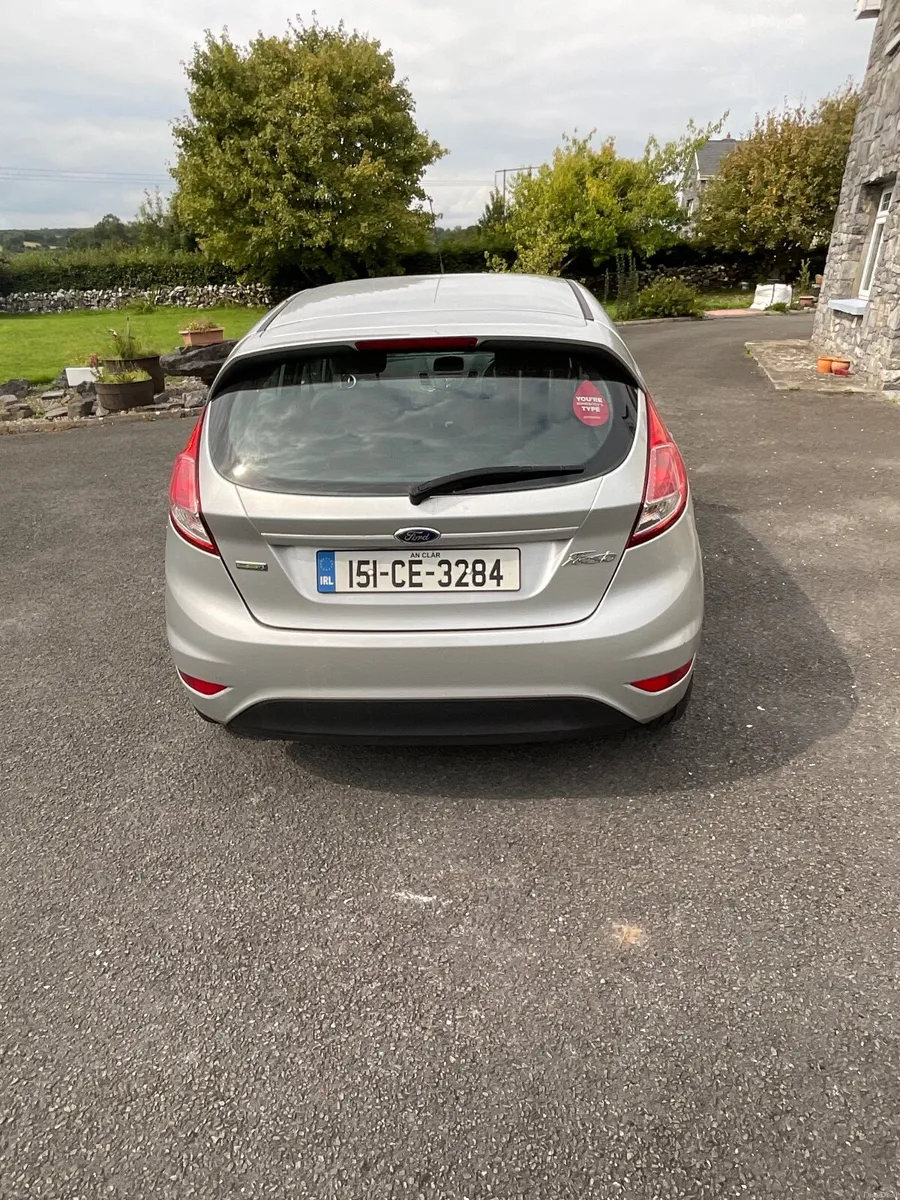 Ford Fiesta 2015 - Image 2