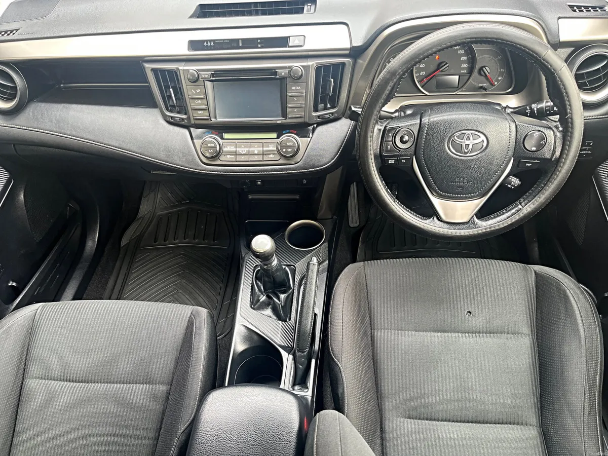 Toyota RAV4 2.0 D-4D LUNA 2WD - Image 6