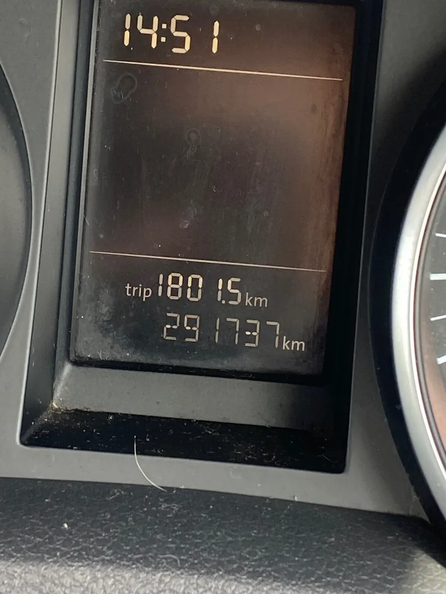 Volkswagen Golf 2010 - Image 1