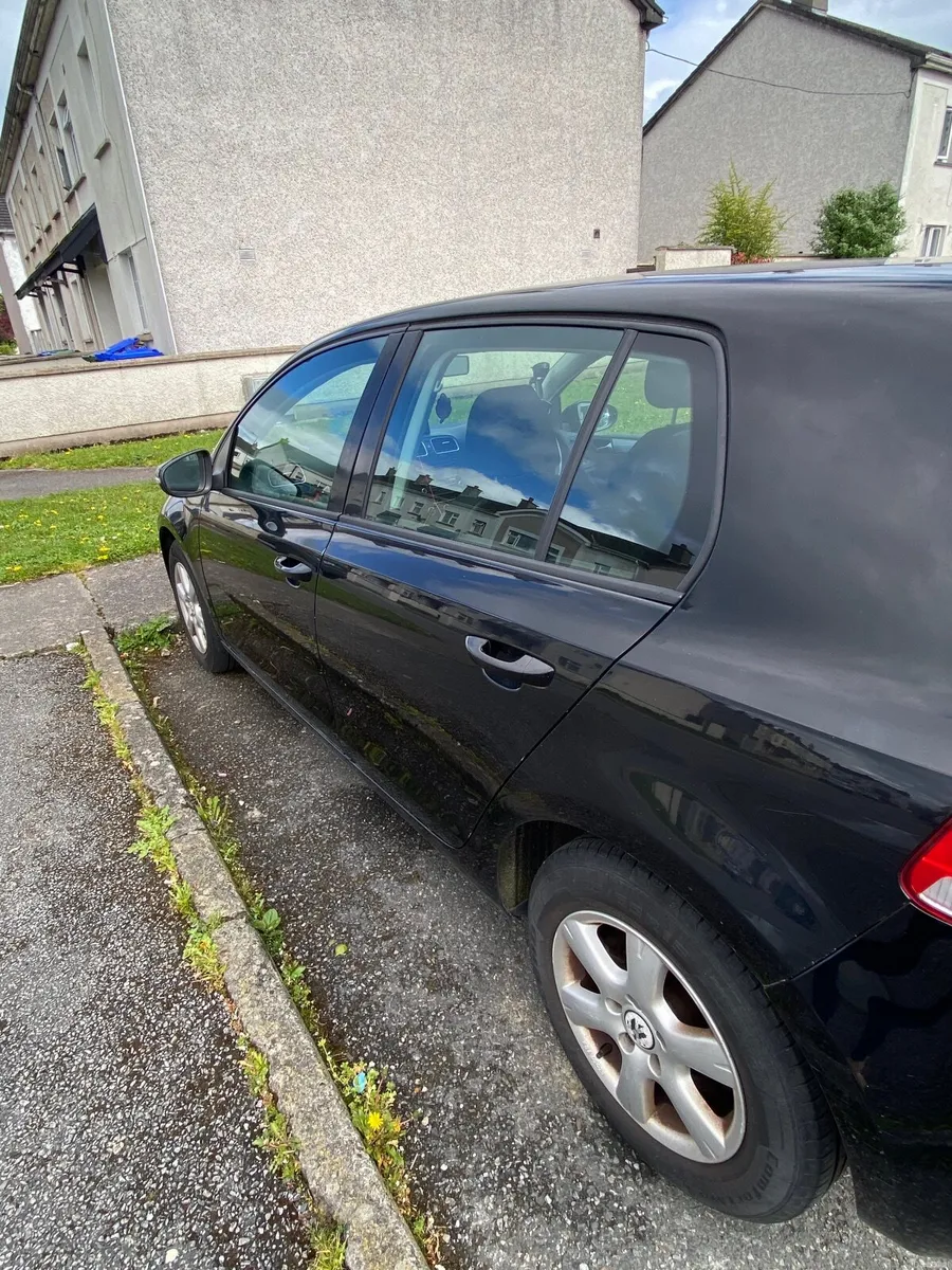 Volkswagen Golf 2010 - Image 4