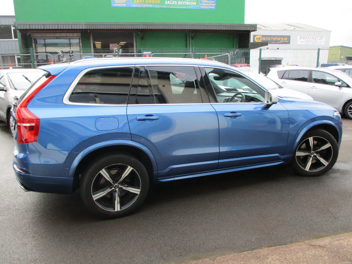 Volvo XC90 T8 HYBRID R-DESIGN 390 Bhp  2019 - Image 4
