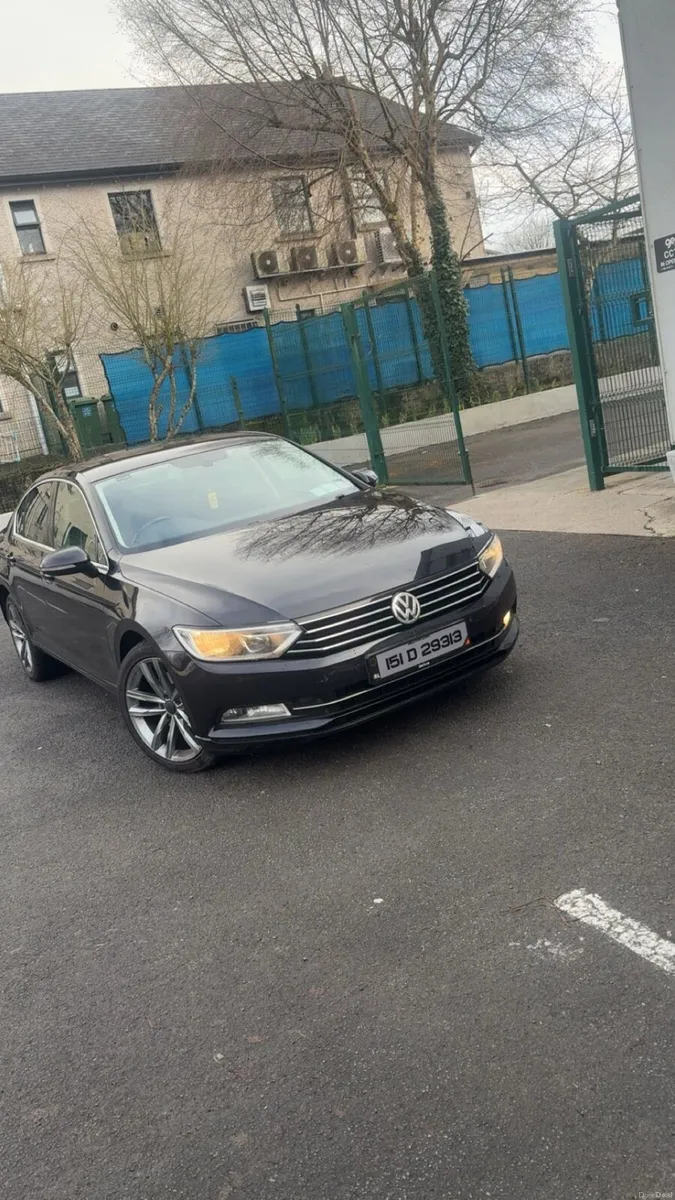 Volkswagen Passat - Image 1