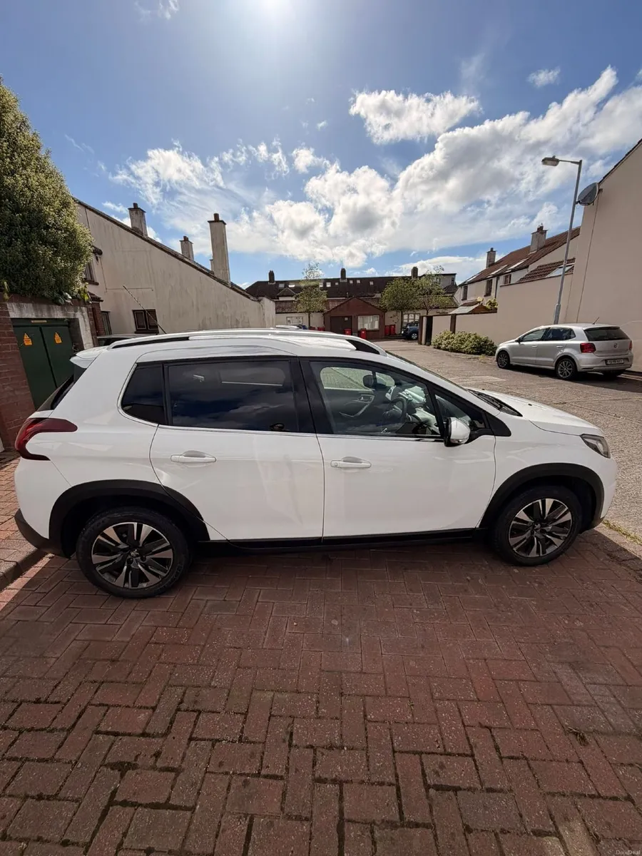 Peugeot 2008 2017 1.2 Allure 5DR Private Sale - Image 4