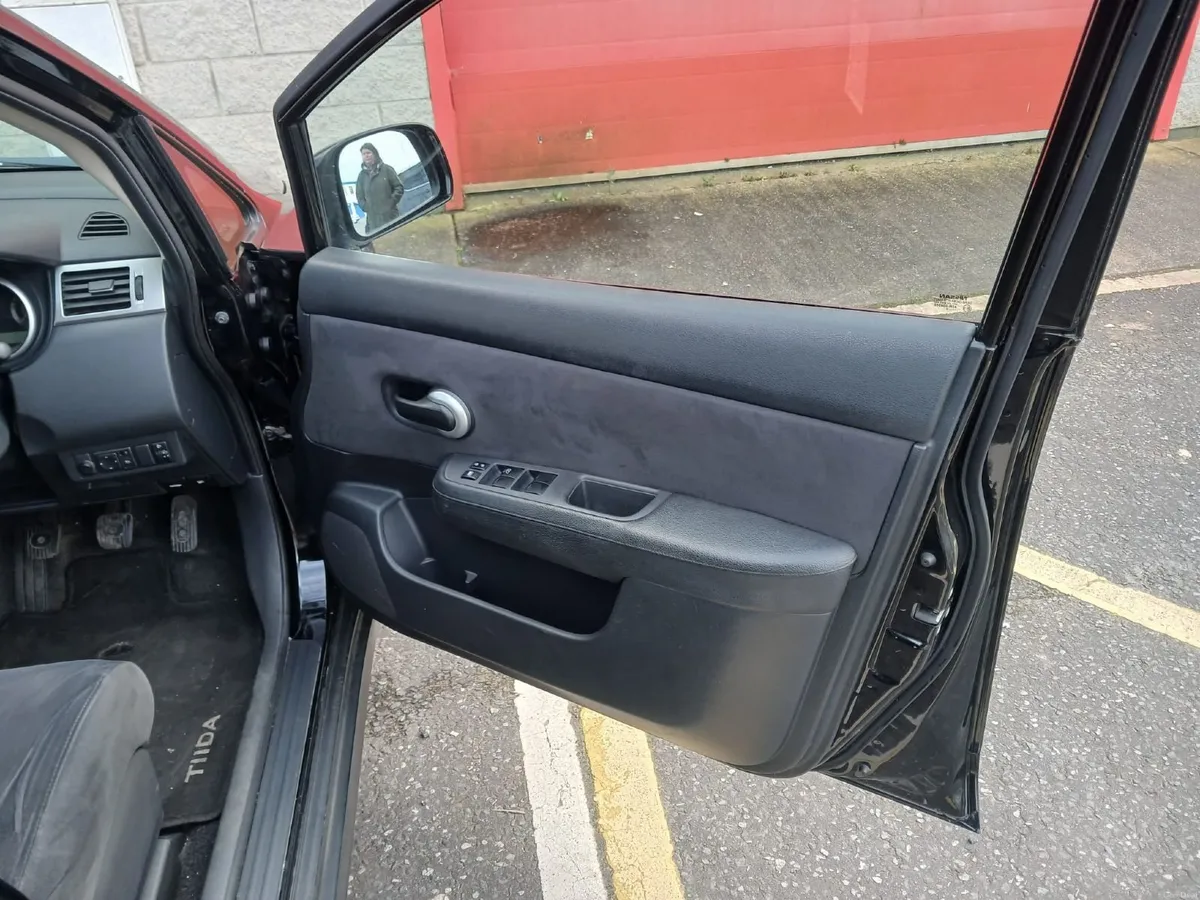 Nissan Tiida 2010 - Image 3