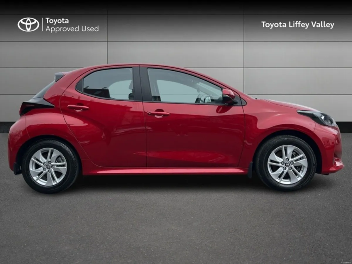 Toyota Yaris 1.5 HYBRID LUNA 4DR AUTO - Image 3