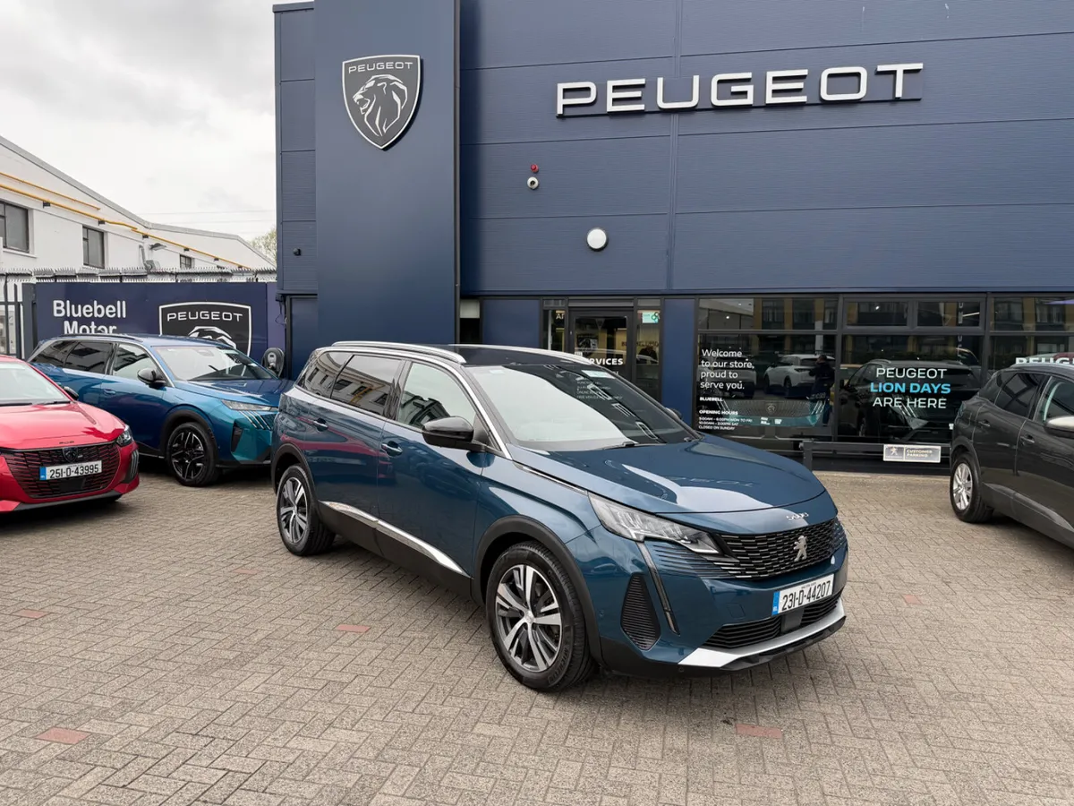 2023 Peugeot 5008 Allure 1.2 Automatic - Image 2