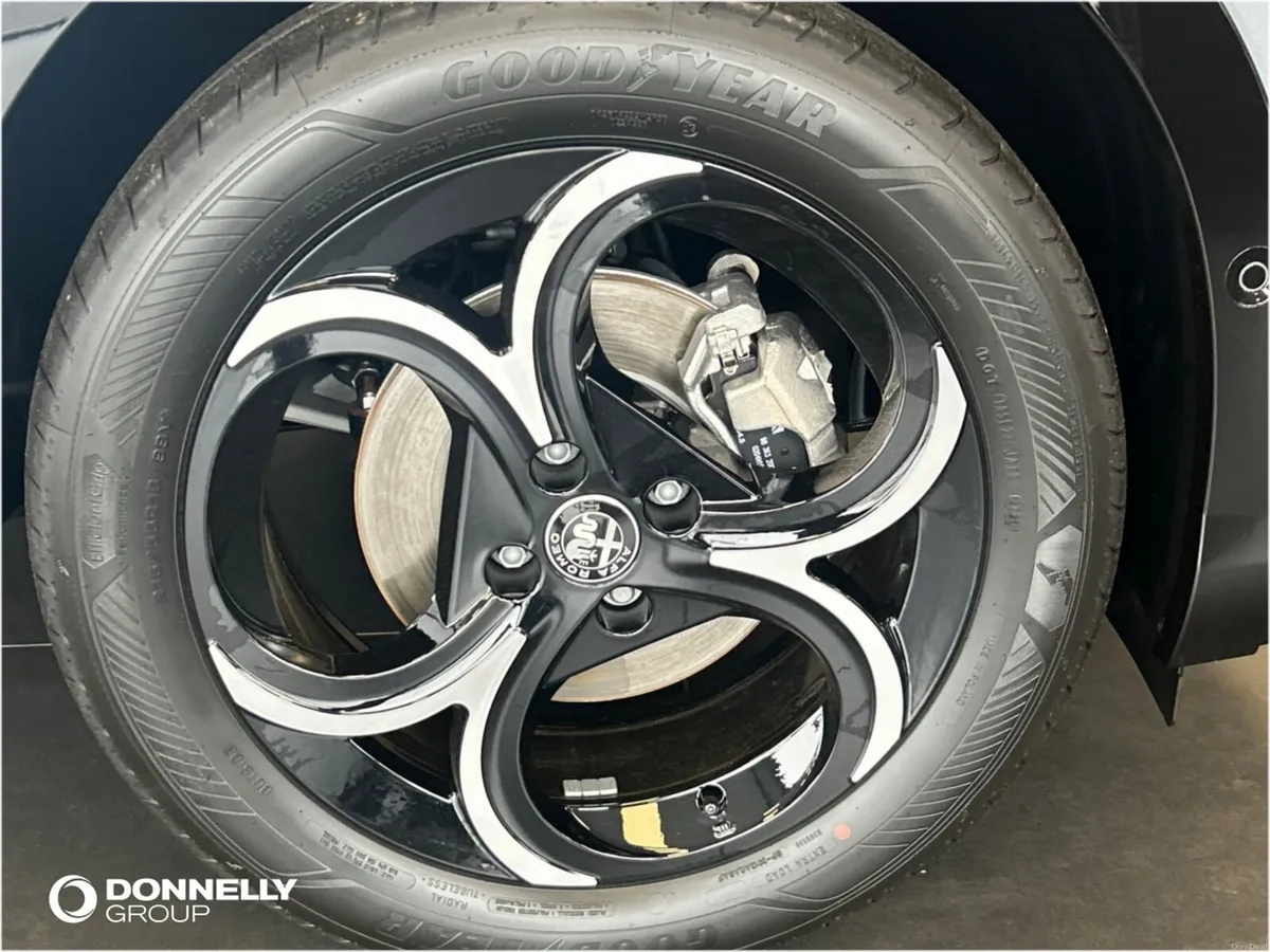 Alfa Romeo Junior Hatchback - Image 3